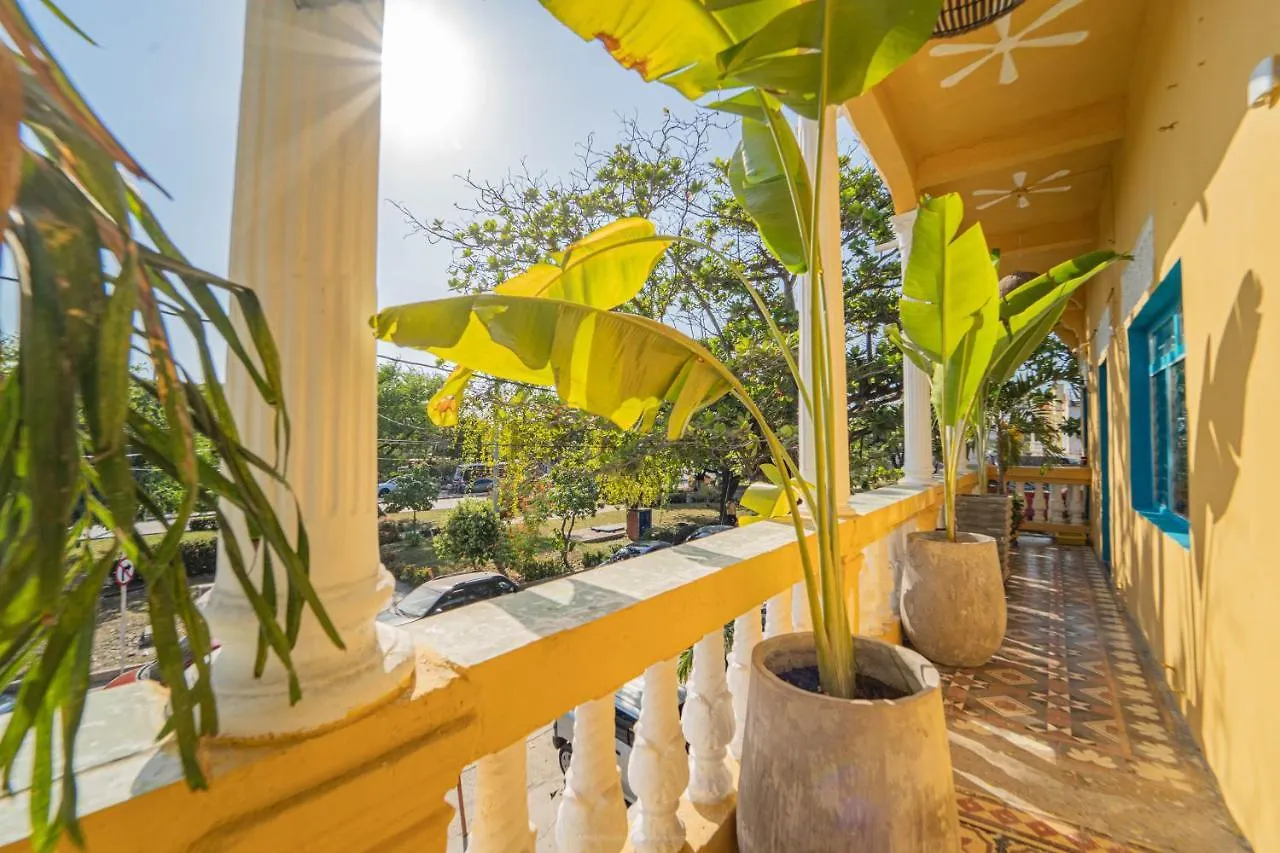 Hostal Barajas House Cartagena Pensión